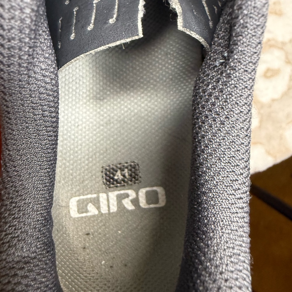 Giro Women's Black Athletic Cycling Shoes - Picture 2 of 8